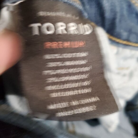 Torrid Jeans Womens Size 24 Blue Boyfriend Cropped Premium Denim - Picture 3 of 13